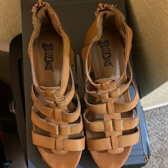 Light brown wedges - Picture 6 of 7